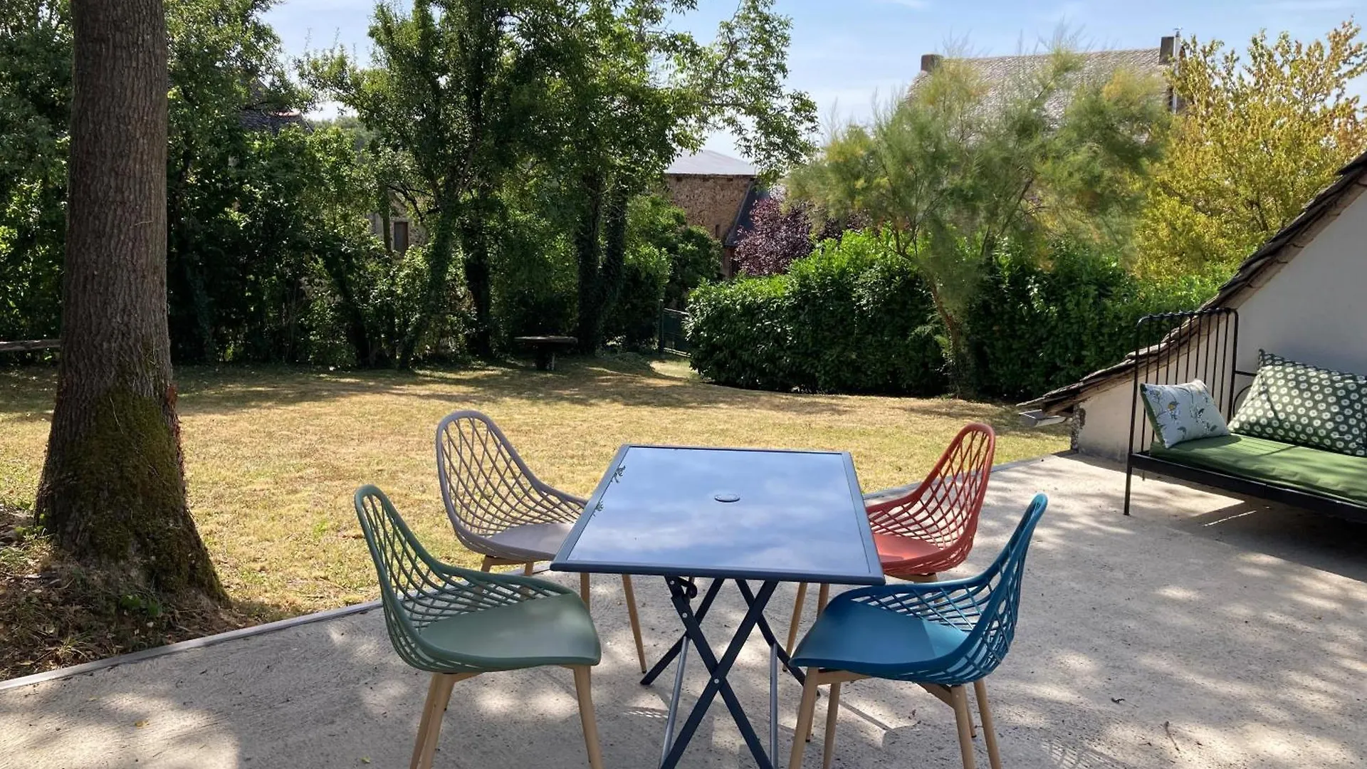 Holiday home Gite De Charme L' Ecrin Vert Aveyron Anglars-Saint-Felix